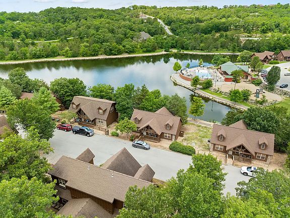 Stonebridge Lake