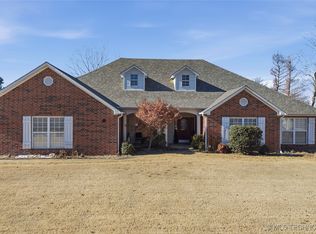 120 S Madison Ave, Okmulgee, OK 74447