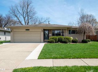 34110 Foxboro Rd, Sterling Heights, MI 48312