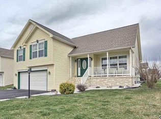 17 Princeton Dr, Carlisle, PA 17013