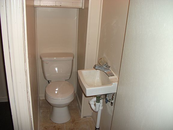 NEW HALF BATHROOM IN BASEMENT