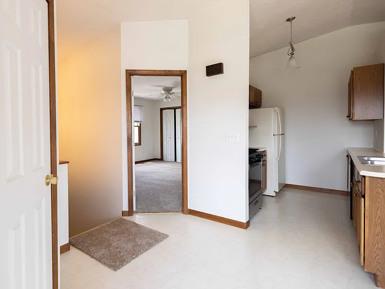 1200 Henry St — Photo 4