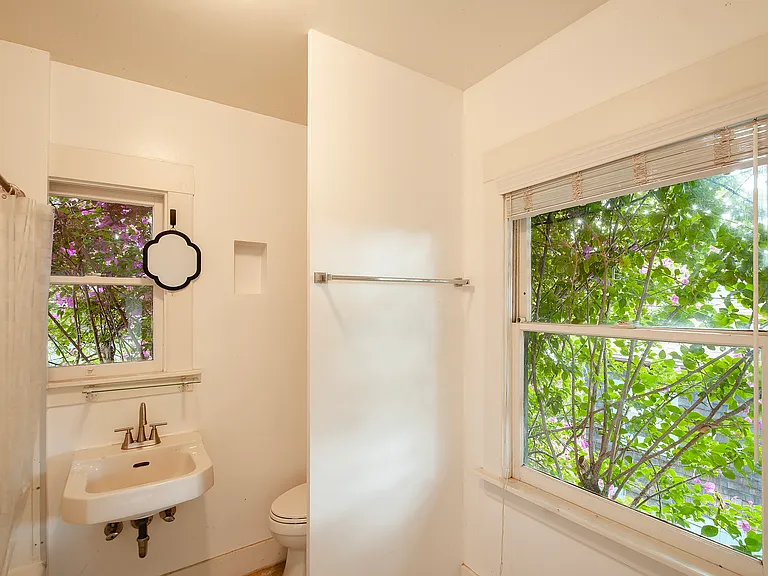 2208 Ward St #C — Photo 16
