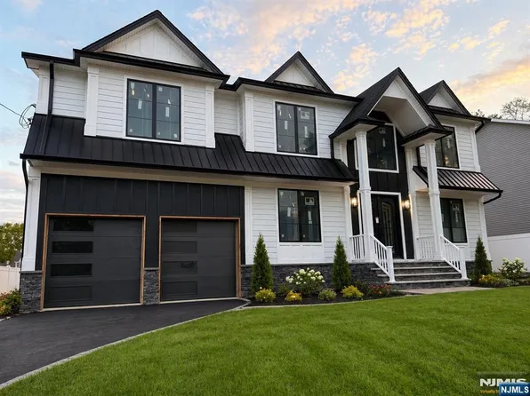 166 Victoria Ave, Paramus, NJ 07652