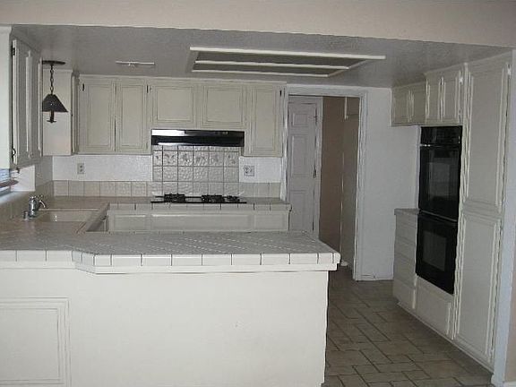 4th image of 4583 W Avenue L10