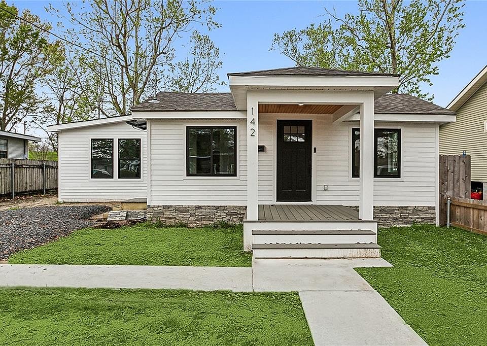 1st image of 142 Woodlawn Ave