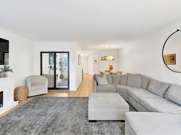 8940 Colonial Road image 3 of 20