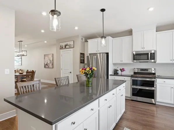4252 Frost St, Marshall, VA 20115