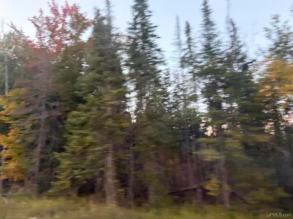 Quarry Rd, Gulliver, MI 49840