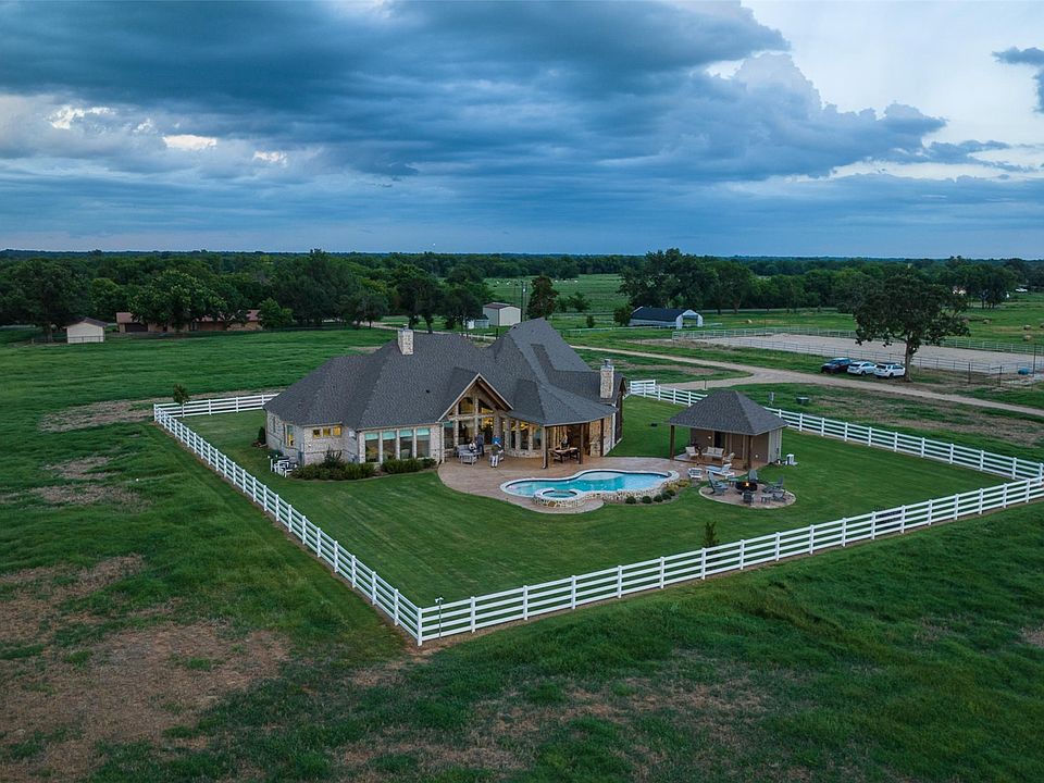 1st image of 698 Farm Road 2081