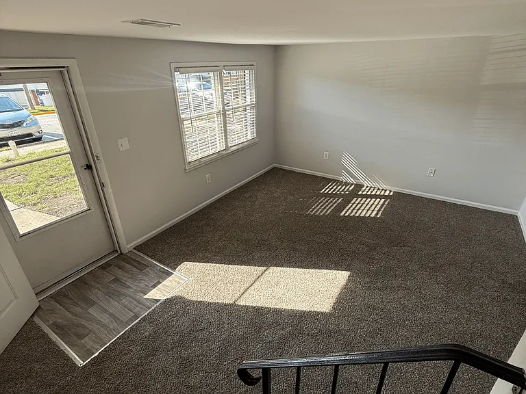 Longview — Photo 247