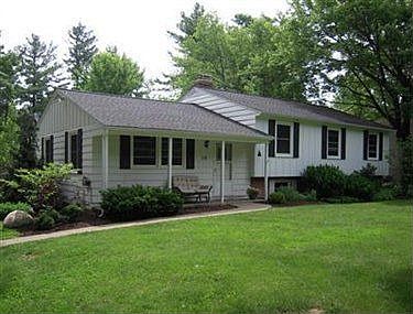 1st image of 118 Lakeview Ln