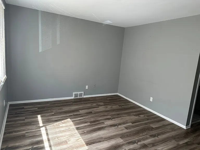 754 Panorama Dr — Photo 10