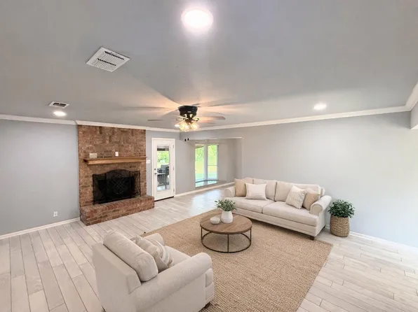 1111 Joel St, Groesbeck, TX 76642