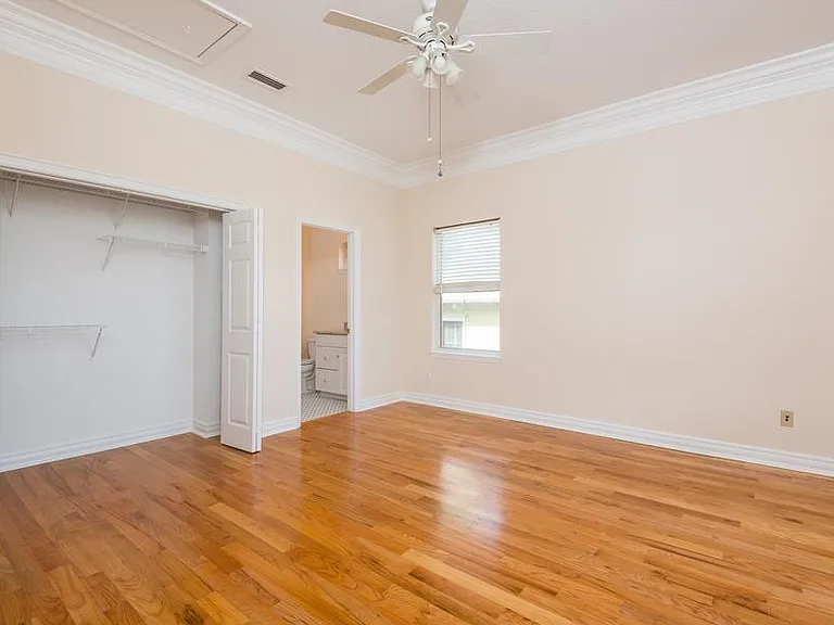1607 Deleon St — Photo 20