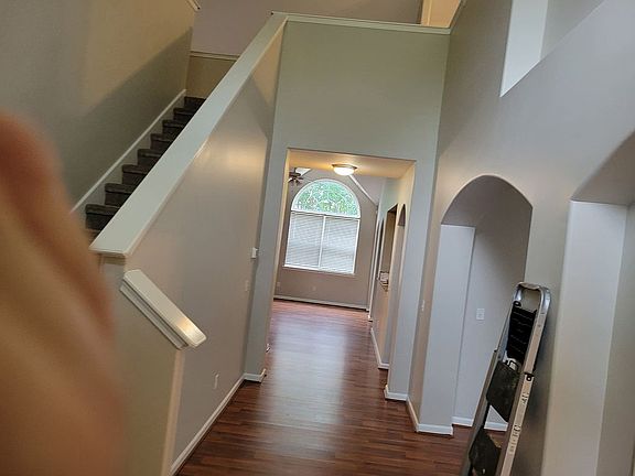 5th image of 4 Roberts Hill Dr