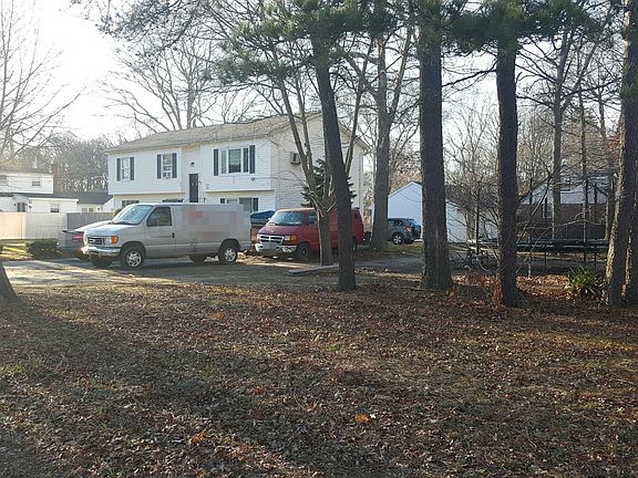 3rd image of 83 Linden Ln