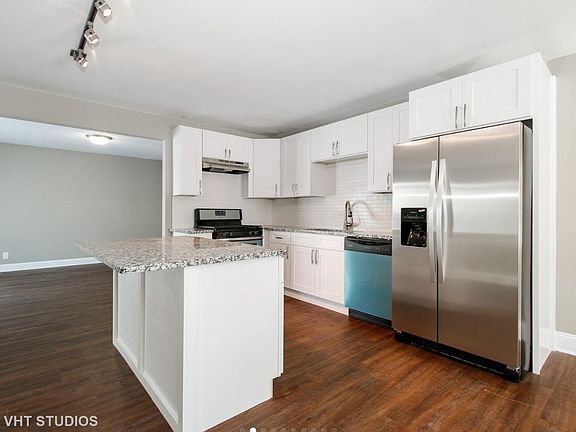 3rd image of 146 Springleaf Dr