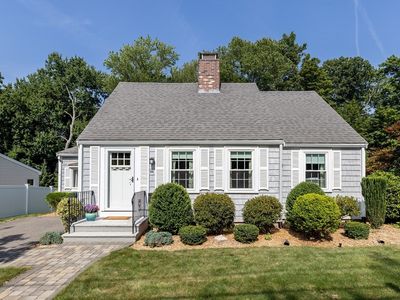 99 Elm St, Milton, MA, 02186