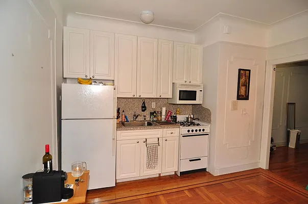 Rented by CENTURY 21 Sunny Gardens Realty, Inc. | media 20