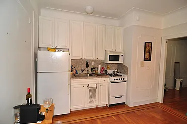 Rented by CENTURY 21 Sunny Gardens Realty, Inc.