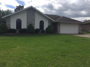 705 S Poplar St, Nixa, MO 65714