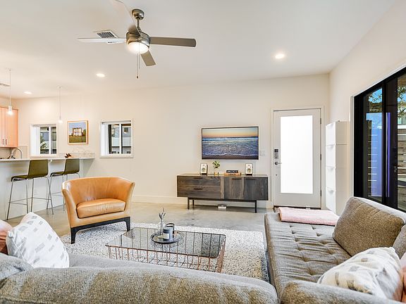 5th image of 2101 Montopolis Dr Unit 8