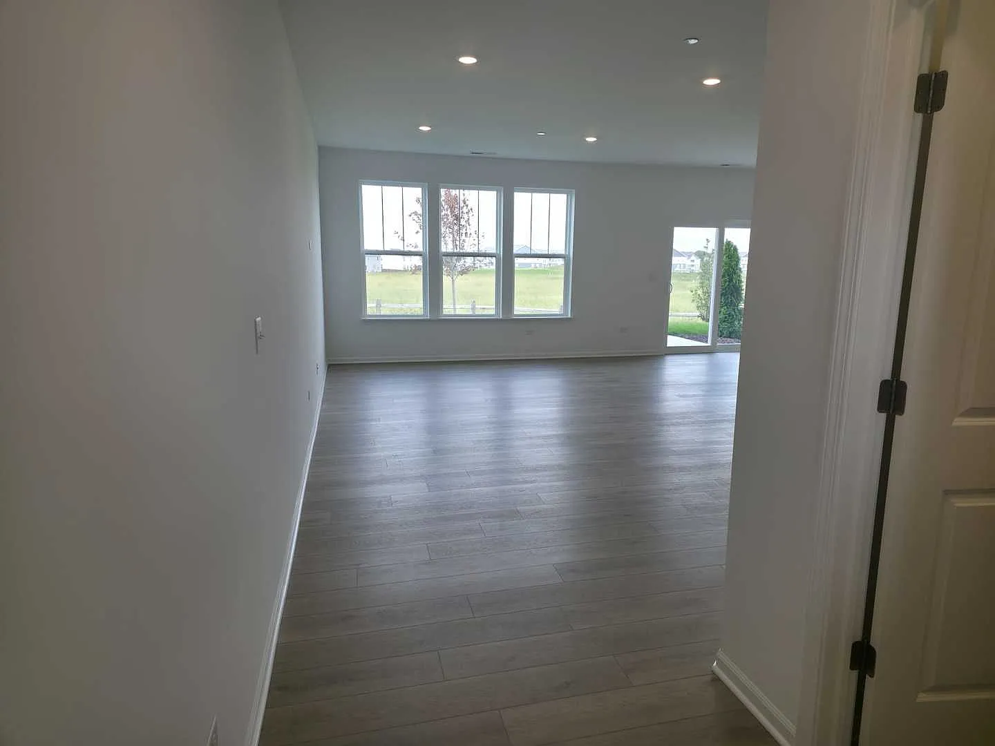 3 bed, 2.5 bath, 1840 sqft, $2,900 — Photo 3