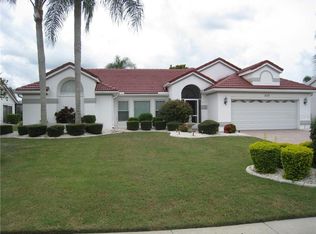 2133 New Bedford Dr, Sun City Center, FL 33573