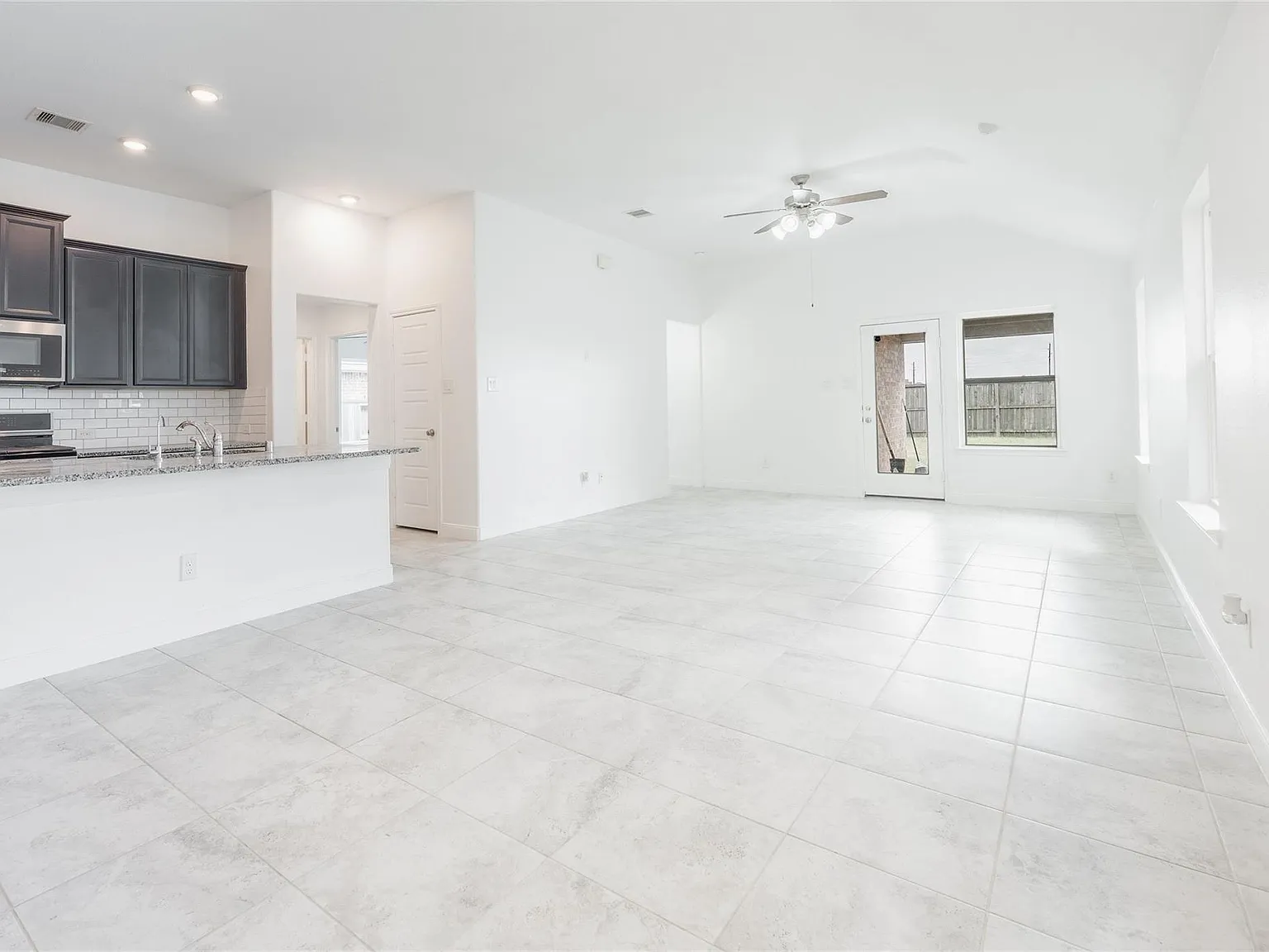 3 bed, 2.0 bath, $2,435 — Photo 3