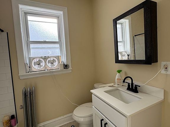 4th image of 4045-4055 W School St #4049-2S