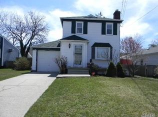 3 Waters Ave, Hicksville, NY 11801