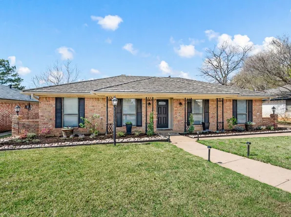 2021 Mountainview Dr, Hurst, TX 76054