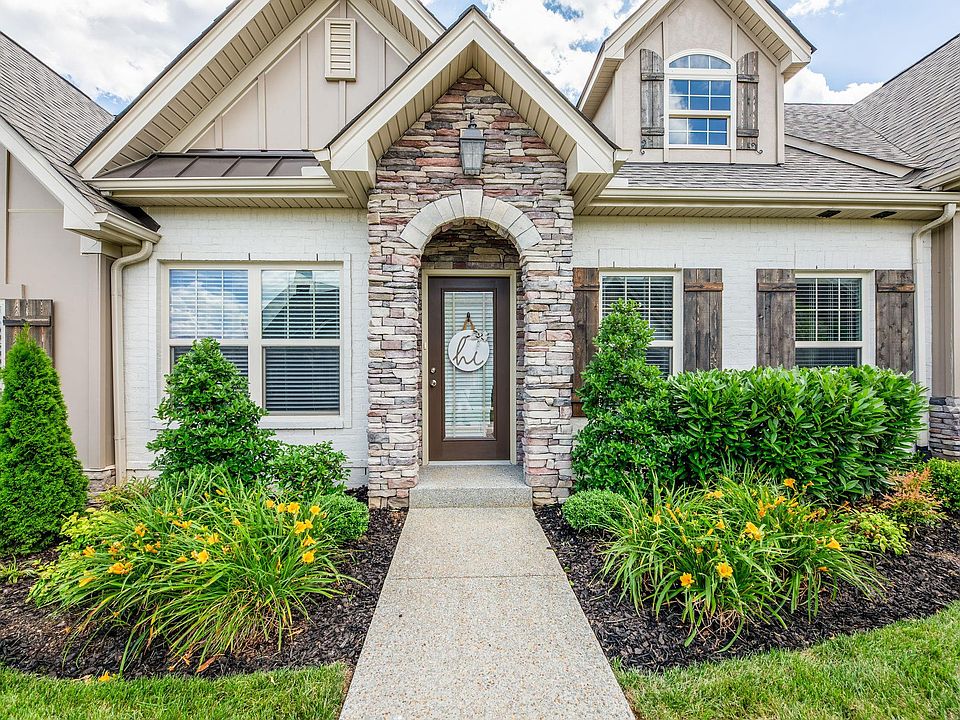 1st image of 284 Chancery Dr