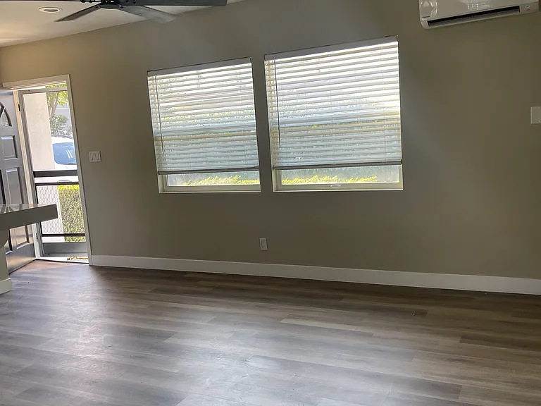 416 S Lincoln Pl — Photo 3