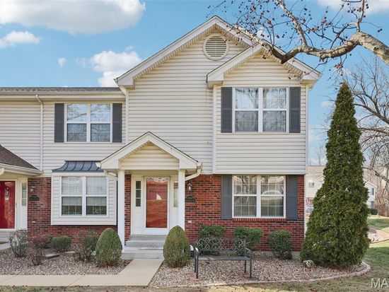 1760 Honeysuckle Dr Unit 8, Saint Charles, MO 63303