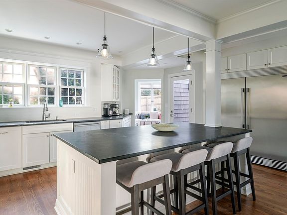 5th image of 1826 Wayside Pl