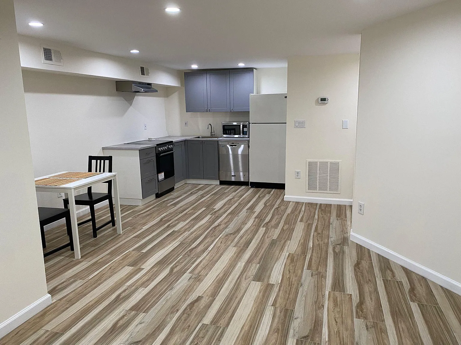 1465 Monroe St NW — Photo 3