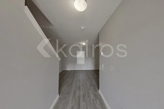 3 bed, 2.5 bath, 1606 sqft, $1,745 — Photo 2
