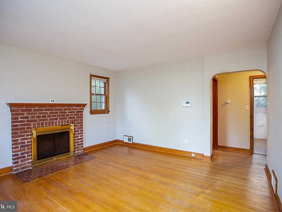 2nd image of 6110 44th Pl