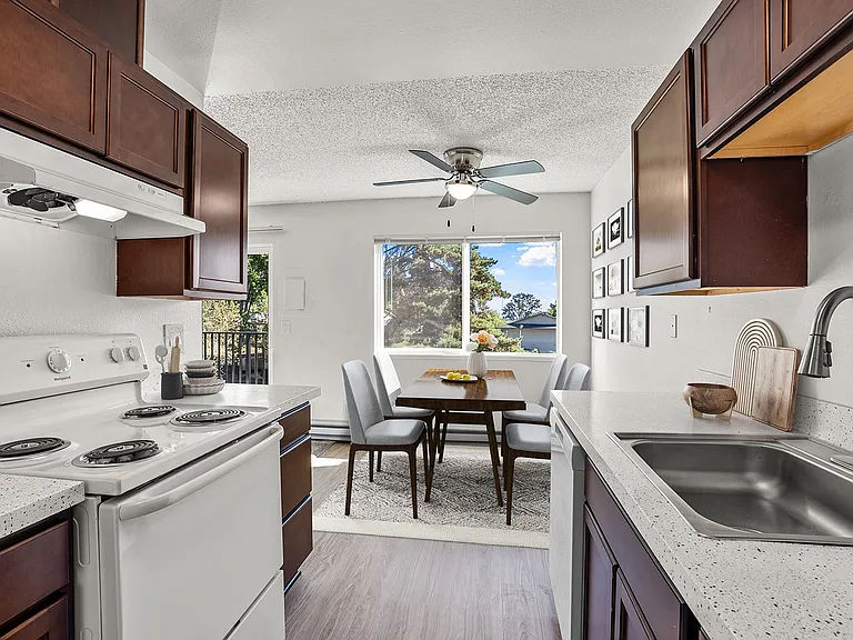Cascade Vista — Photo 20