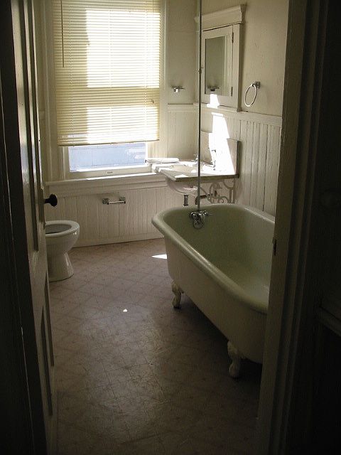 2nd image of 208 Webster Ave #2