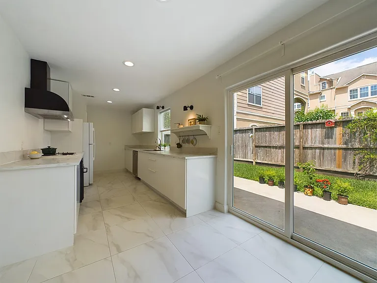 5627 Winsome Ln — Photo 11