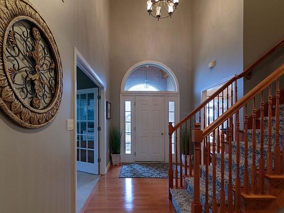 4th image of 1844 Brookview Dr