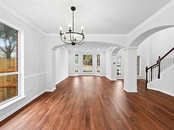 5th image of 813 Caribou Ridge Trl