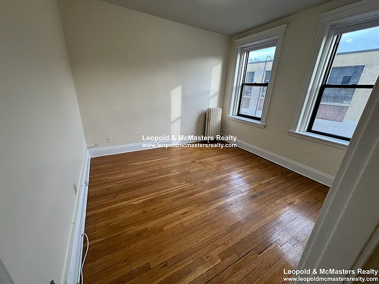 1124 Commonwealth Ave — Photo 35