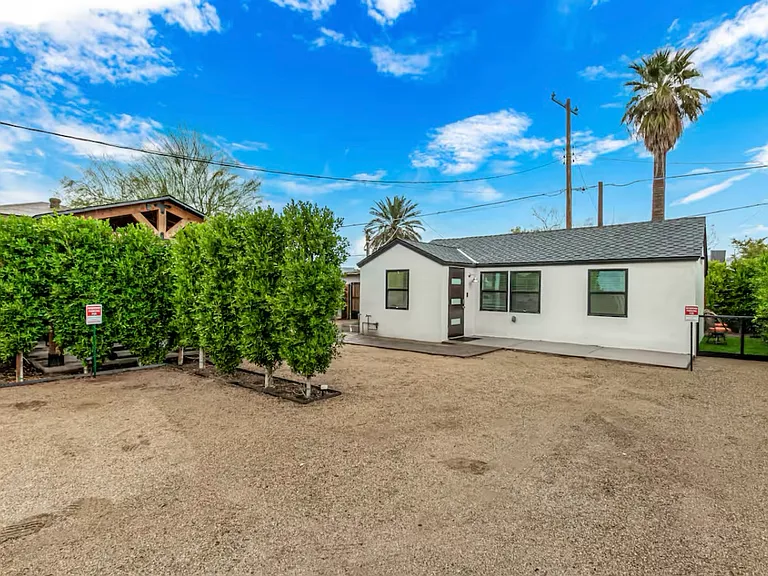 1024 E Taylor St — Photo 17
