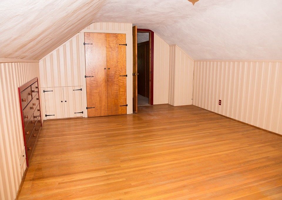 2nd image of 395 Washington Ave