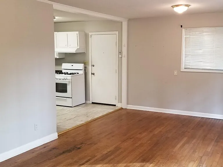 903 Valley Brook Rd — Photo 3