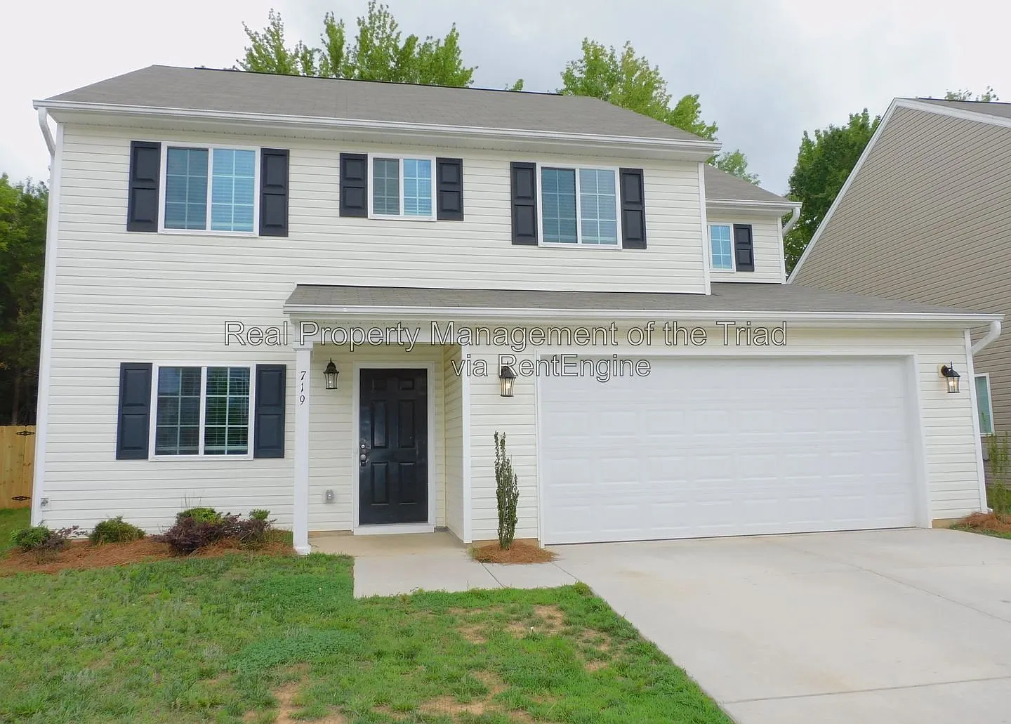 4 bed, 2.5 bath, 2100 sqft, $2,095 — Photo 1